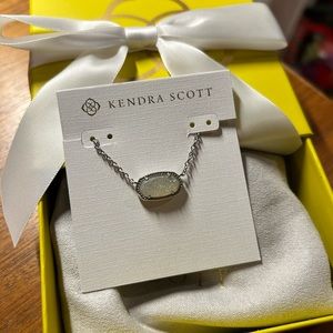 Kendra Scott Elisa Silver Pendant Necklace in Iridescent Drusy